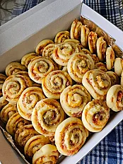 Pizzete, kiflice, peksimeti — minijatura 1