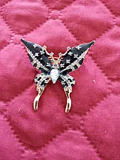 Modni broš „Midnight Butterfly” s crnim emajlom i cirkonima — thumbnail 1