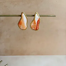 PRIMAVERA Mramorne Naušnice | Narandžasta & Bijela sa Zlatnim Rubom — minijatura 2
