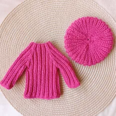 Set odjeće za lutke Paola Reina - pletena pink haljina i kapa — minijatura 5
